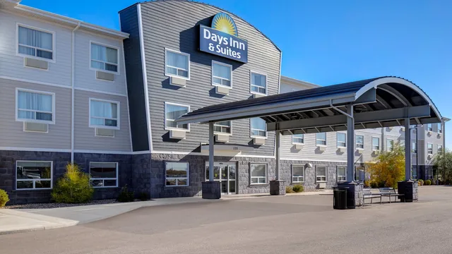 Days Inn & Suites by Wyndham Warman photo 2