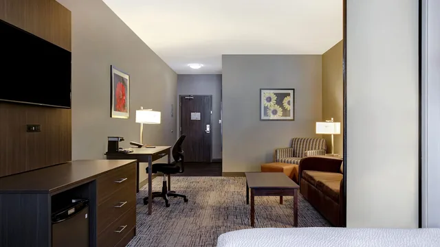 Days Inn & Suites by Wyndham Warman photo 6