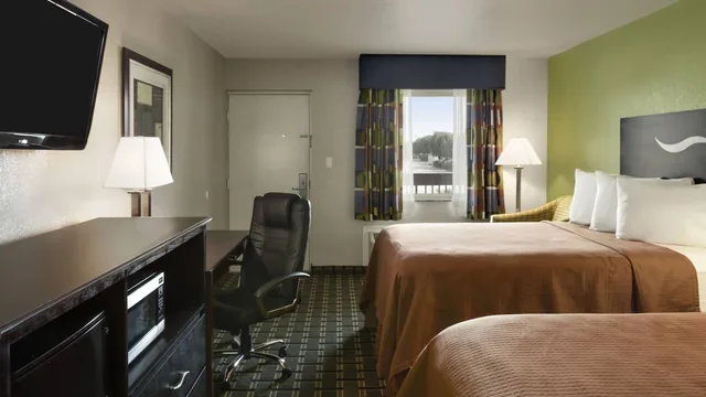Days Inn by Wyndham West Memphis photo 4