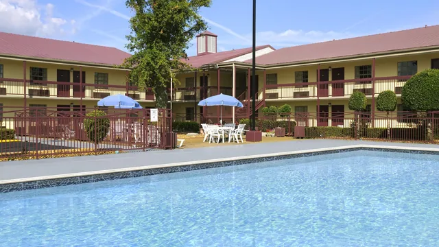 Days Inn by Wyndham West Memphis photo 8