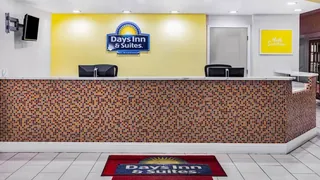 Days Inn & Suites by Wyndham Williamsburg Colonial