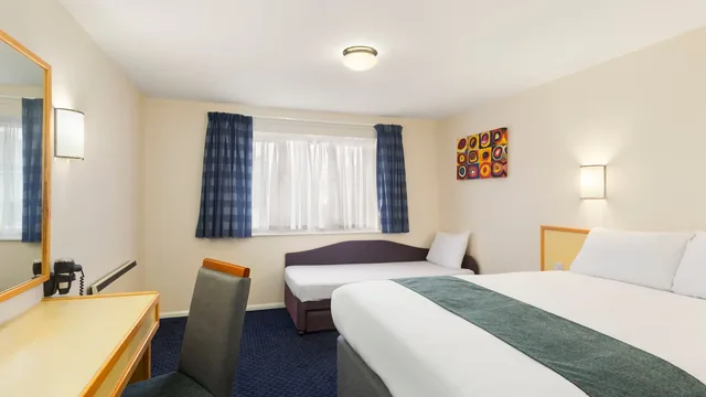 Days Inn by Wyndham Sutton Scotney South photo 9