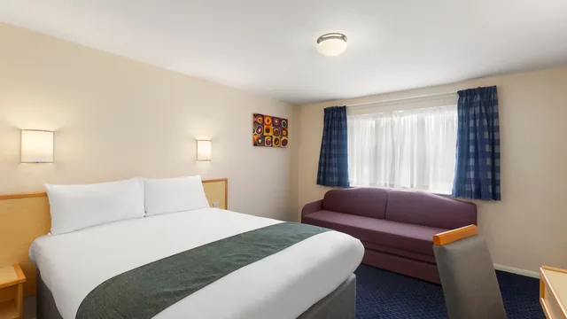 Days Inn by Wyndham Sutton Scotney South photo 10