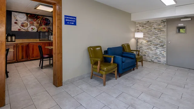 Days Inn by Wyndham Winchester photo 7