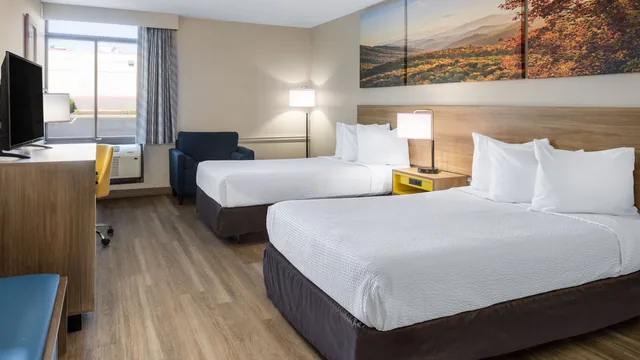 Days Inn by Wyndham Winchester photo 11
