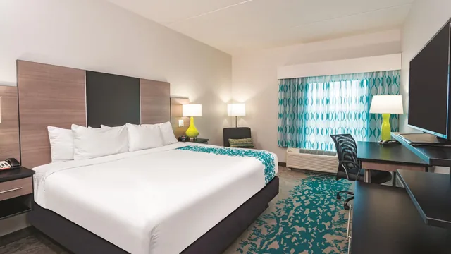 La Quinta Inn & Suites by Wyndham Cleveland TN photo 6