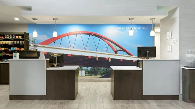 La Quinta Inn & Suites by Wyndham Columbus - Edinburgh photo 8