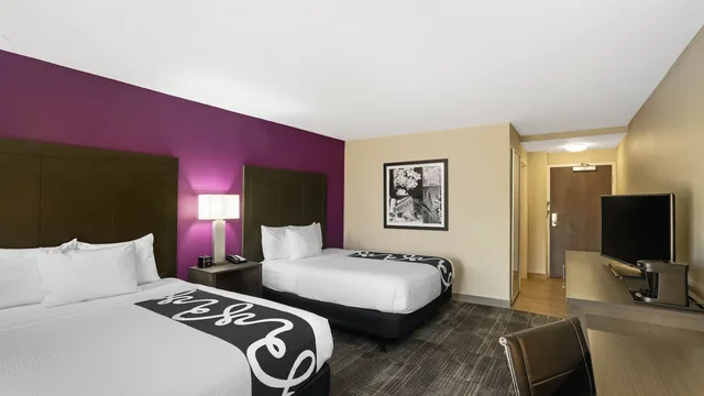 La Quinta Inn & Suites by Wyndham Columbus MS photo 6