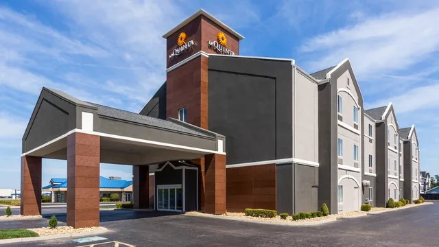 La Quinta Inn & Suites by Wyndham Columbus West - Hilliard photo 5