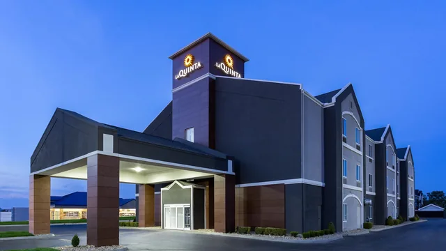 La Quinta Inn & Suites by Wyndham Columbus West - Hilliard photo 7