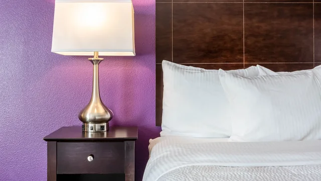 La Quinta Inn & Suites by Wyndham Columbus TX photo 1
