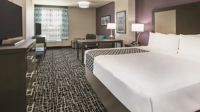 La Quinta Inn & Suites by Wyndham Dallas - Richardson photo 5