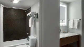 La Quinta Inn & Suites by Wyndham Oceanfront Daytona Beach