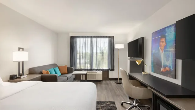 La Quinta Inn & Suites by Wyndham Dothan photo 10