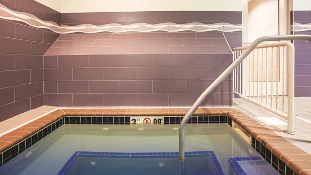 La Quinta Inn & Suites by Wyndham Duluth photo 4