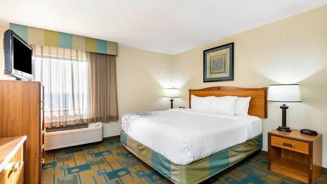 La Quinta Inn & Suites by Wyndham El Paso East photo 4