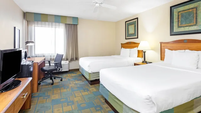 La Quinta Inn & Suites by Wyndham El Paso East photo 5
