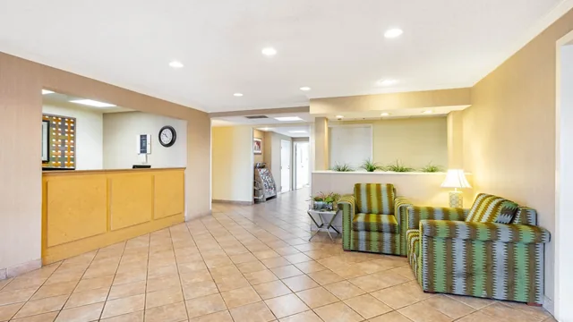 La Quinta Inn & Suites by Wyndham El Paso East photo 8