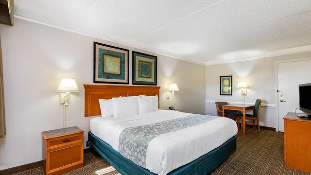 La Quinta Inn by Wyndham El Paso West photo 2