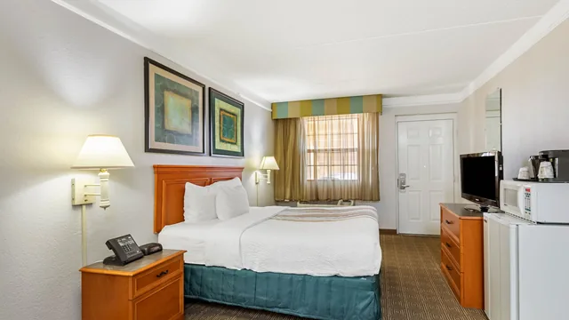 La Quinta Inn by Wyndham El Paso West photo 10
