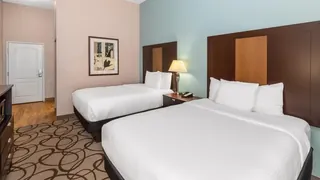 La Quinta Inn & Suites by Wyndham Fort Worth - Lake Worth