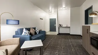 La Quinta Inn & Suites by Wyndham Ft. Worth - Forest Hill TX