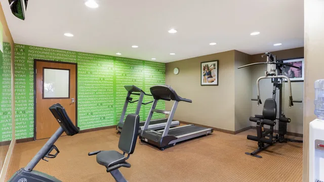 La Quinta Inn & Suites by Wyndham Frankfort photo 10