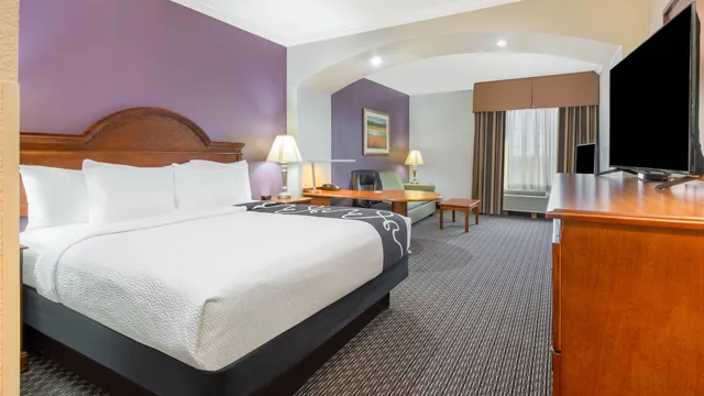 La Quinta Inn & Suites by Wyndham Gainesville photo 6