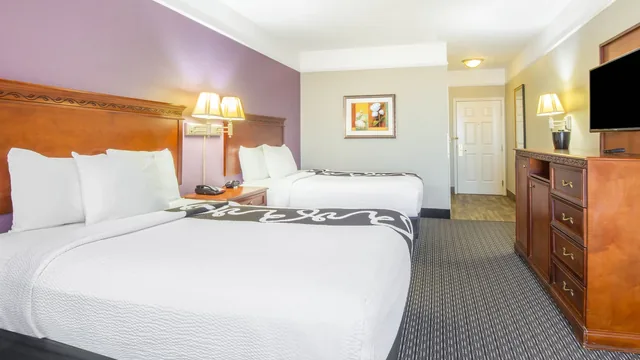 La Quinta Inn & Suites by Wyndham Gainesville photo 8