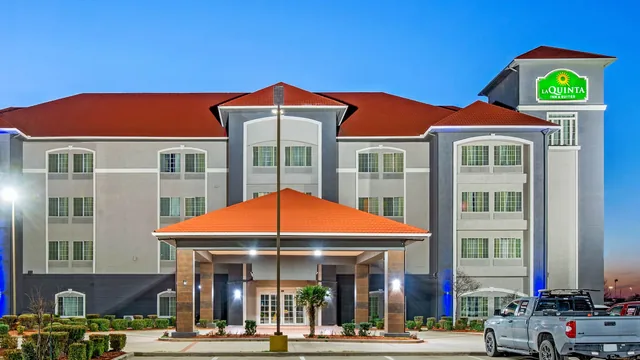 La Quinta Inn & Suites by Wyndham Gainesville photo 12