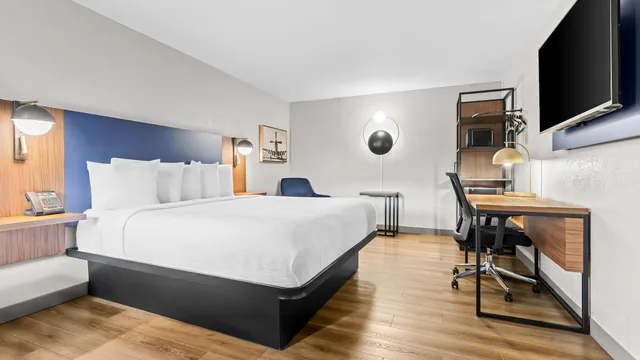 La Quinta Inn by Wyndham Huntsville Research Park photo 5
