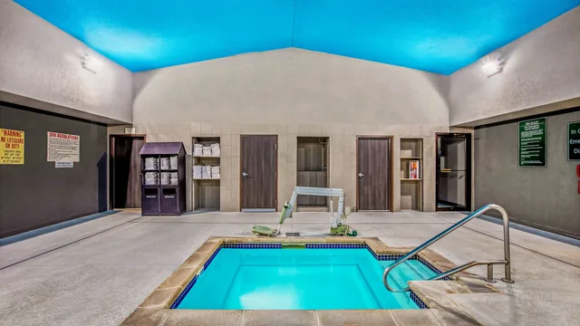 La Quinta Inn & Suites by Wyndham Kearney photo 6