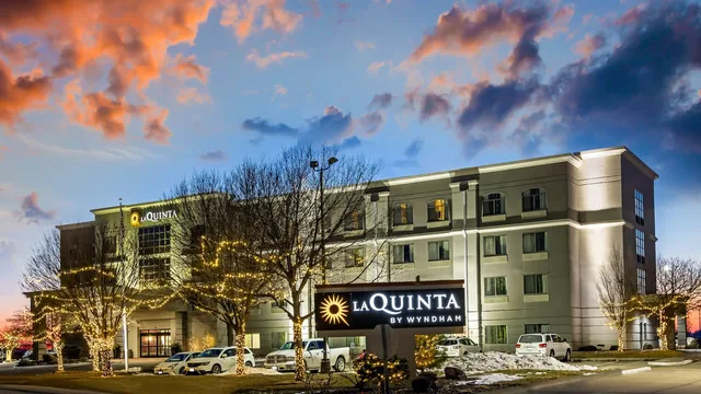 La Quinta Inn & Suites by Wyndham Kearney photo 7