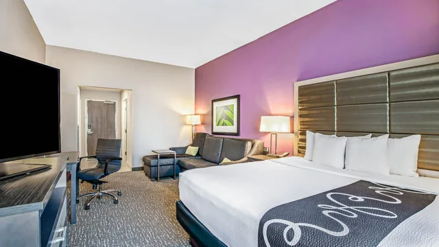 La Quinta Inn & Suites by Wyndham Kearney photo 9