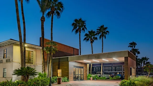 La Quinta Inn by Wyndham Laredo I-35 photo 6