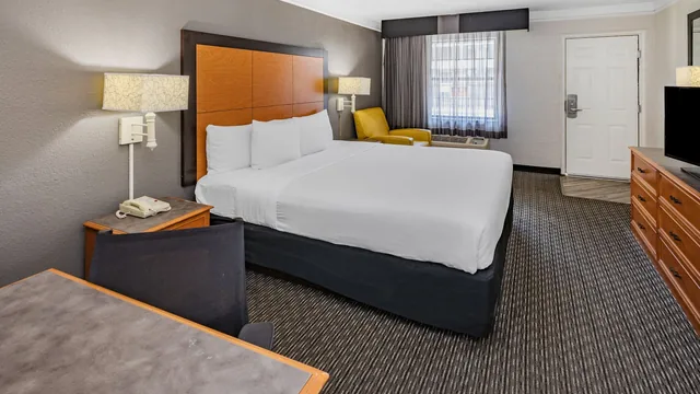 La Quinta Inn by Wyndham Laredo I-35 photo 10