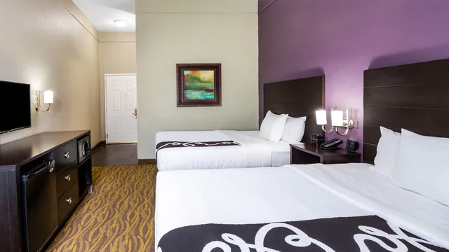 La Quinta Inn & Suites by Wyndham Laredo Airport photo 3