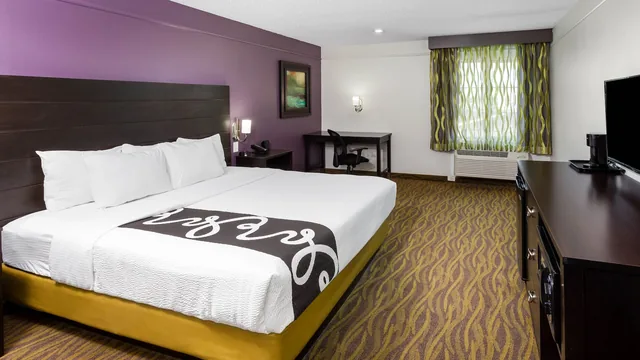 La Quinta Inn & Suites by Wyndham Laredo Airport photo 4