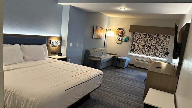 La Quinta Inn & Suites by Wyndham Macon West photo 9