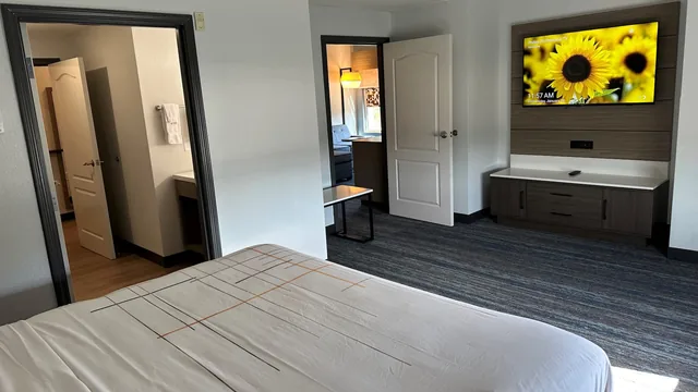 La Quinta Inn & Suites by Wyndham Macon West photo 11