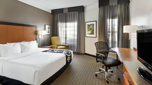 La Quinta Inn & Suites by Wyndham Macon photo 8
