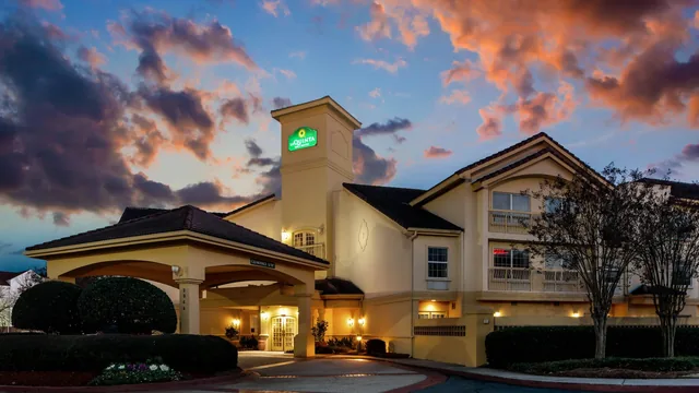 La Quinta Inn & Suites by Wyndham Macon photo 9