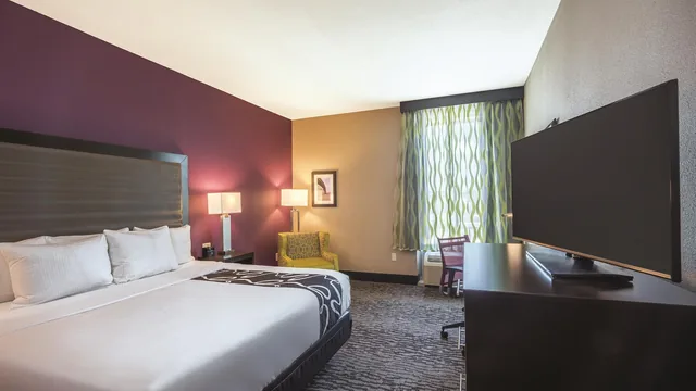 La Quinta Inn & Suites by Wyndham Memphis Downtown photo 5