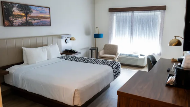La Quinta Inn & Suites by Wyndham Dallas Mesquite photo 6