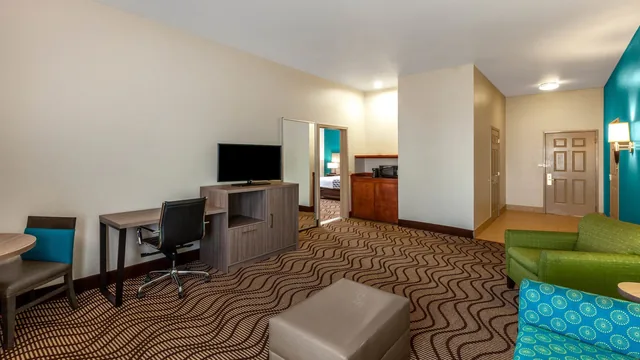 La Quinta Inn & Suites by Wyndham Midland North photo 4