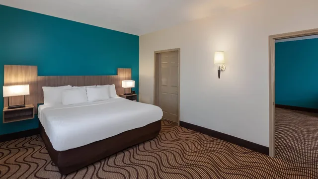 La Quinta Inn & Suites by Wyndham Midland North photo 10