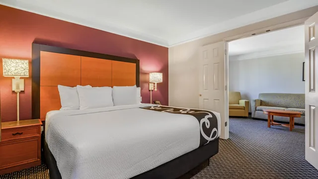 La Quinta Inn & Suites by Wyndham Myrtle Beach Broadway Area photo 5