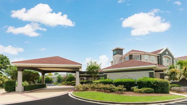 La Quinta Inn & Suites by Wyndham Myrtle Beach Broadway Area photo 6