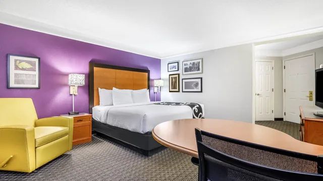 La Quinta Inn & Suites by Wyndham Myrtle Beach Broadway Area photo 8