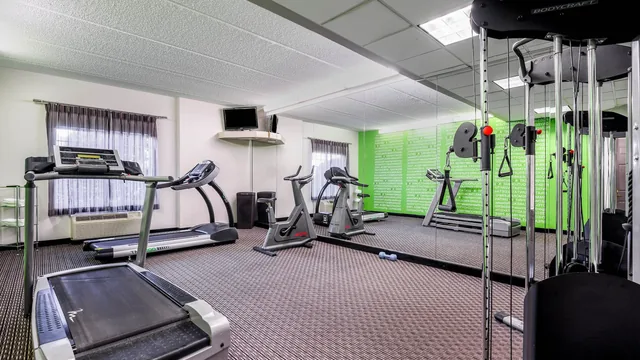 La Quinta Inn & Suites by Wyndham Myrtle Beach Broadway Area photo 10